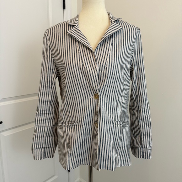 Evereve Jackets & Blazers - Evereve Navy and White‎ Striped Blazer
